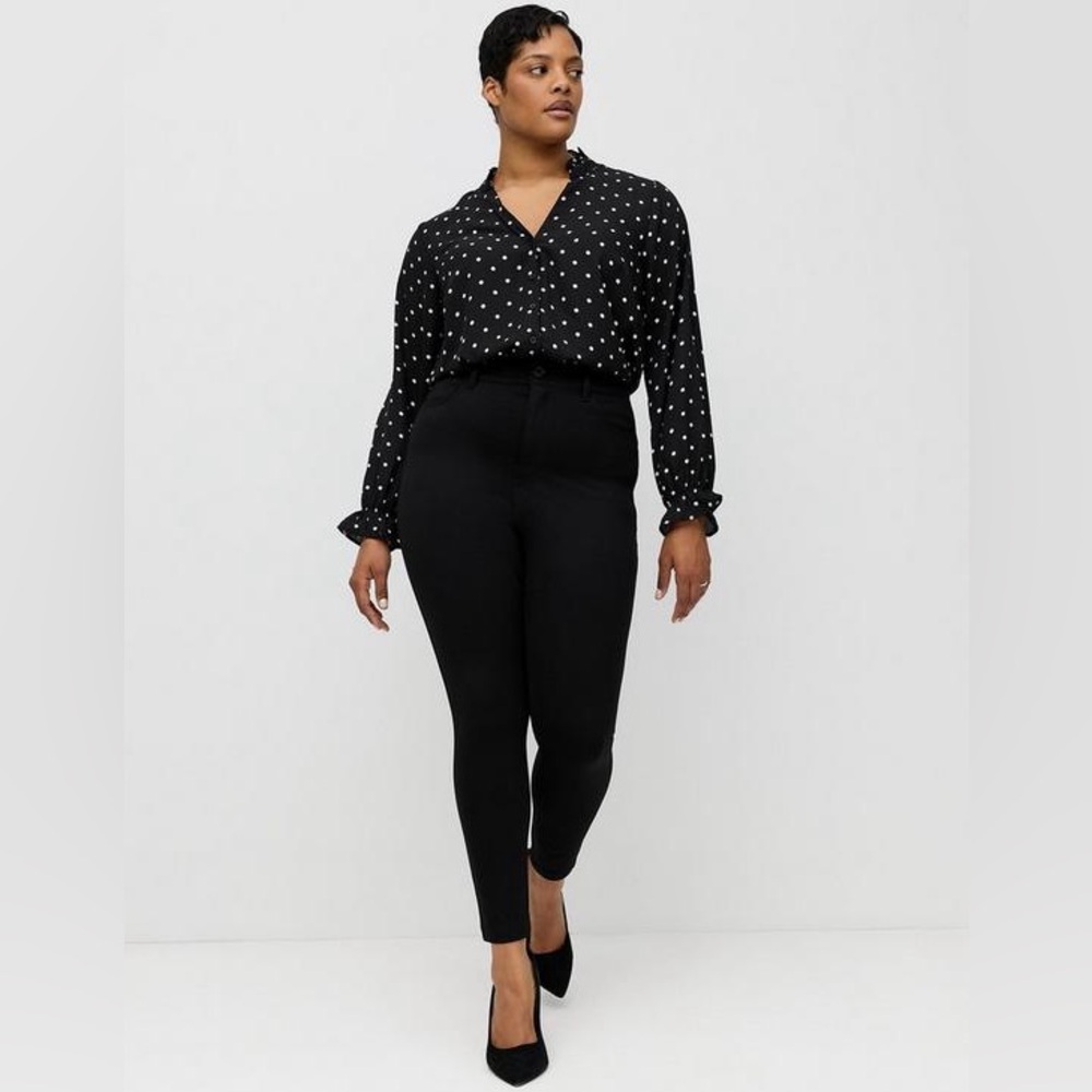 Torrid high waisted jeggings cropped ankle length black size 18